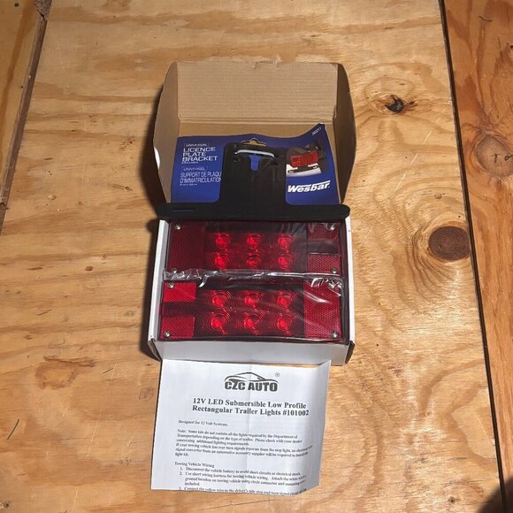 12V LED Submersible Low Profile Trailer Lights 2Pk & License Plate Bracket New - Picture 1 of 3